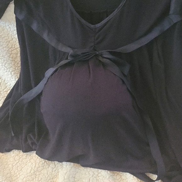 Monahmour maternity short-sleeved blouse. Roomy, silky sleeves & middle bow. Med - Picture 3 of 6